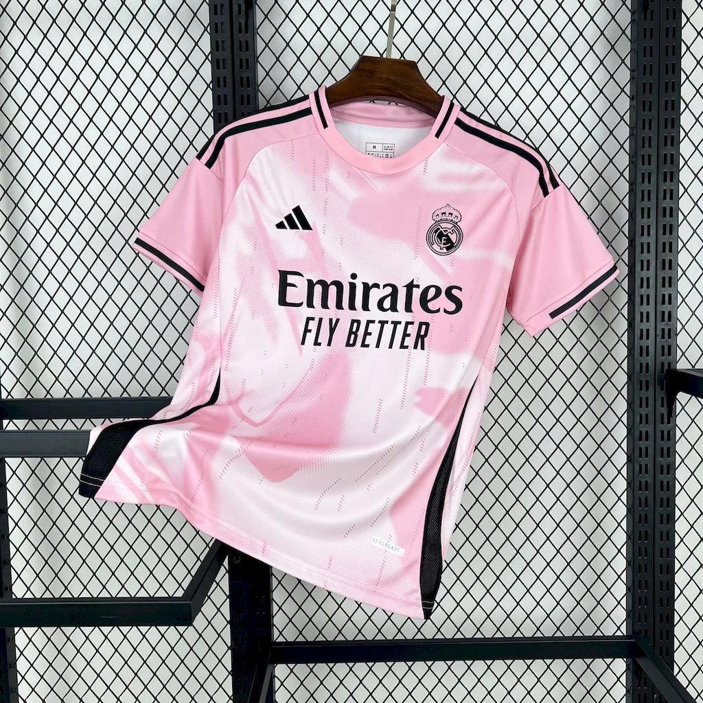 Rosa Konzept von Real Madrid rund um die Uhr